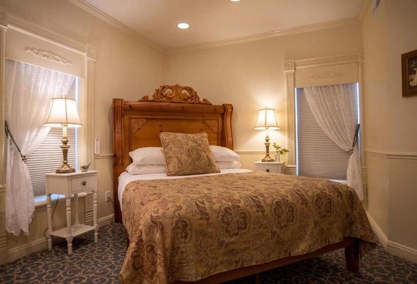Номер Deluxe с Балконом, The Anniversary Inn   Logan