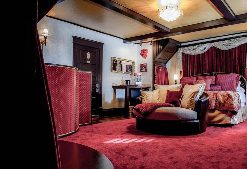 Номер Deluxe с Видом, The Anniversary Inn   Logan