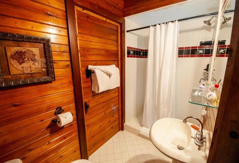 Номер Deluxe Вид на Море Боковой, The Anniversary Inn   Logan