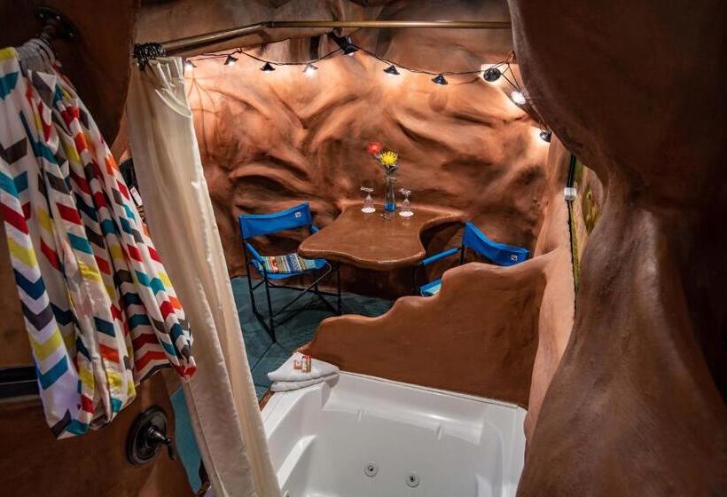 Номер Deluxe Кровать Кинг, The Anniversary Inn   Logan