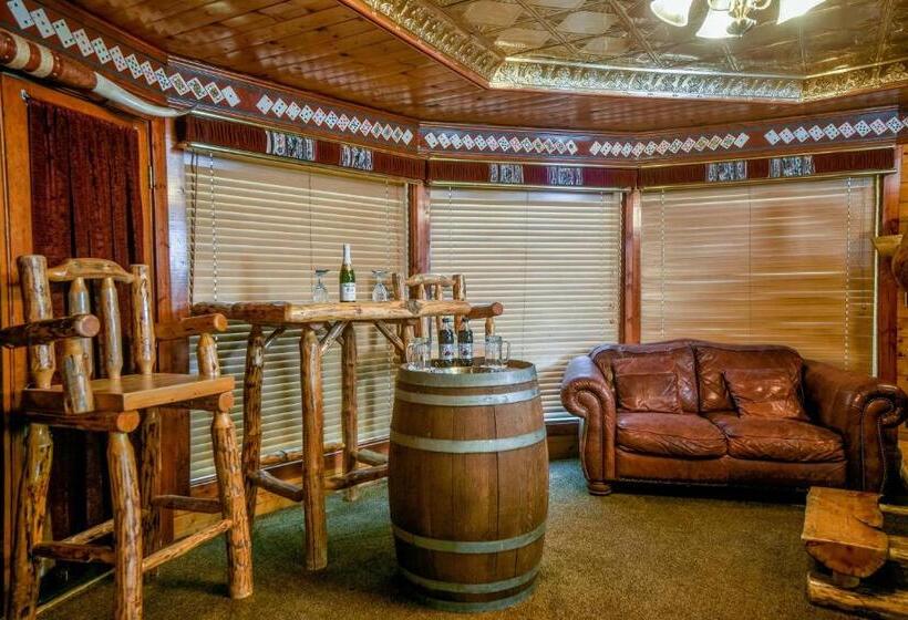 Номер Стандарт Внутренний, The Anniversary Inn   Logan