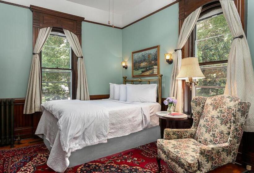 Студия Стандарт, Cedar Crest Inn