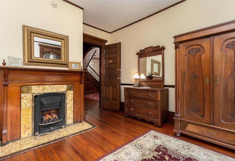 Номер Стандарт, Cedar Crest Inn