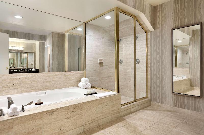 Люкс Кровать Кинг, Embassy Suites By Hilton Brea North Orange County