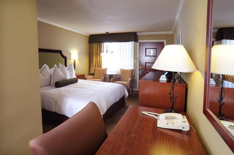 Люкс Кровать Кинг, Embassy Suites By Hilton Brea North Orange County