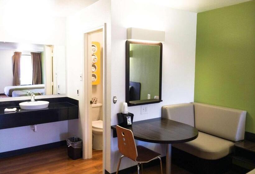 Номер Deluxe Кровать Кинг, Motel 6longview, Tx  North