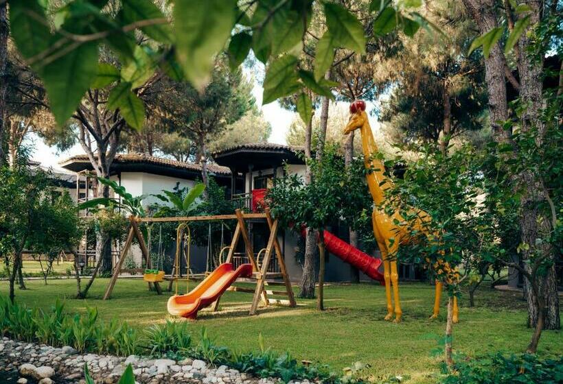 بنجلو قياسى, Selectum Family Resort Belek