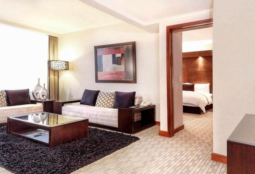 이그제큐티브 스위트 킹침대, Swissotel Quito
