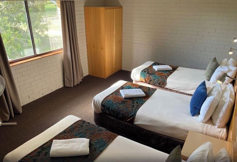 패밀리 룸, Hilltops Retreat Motor Inn