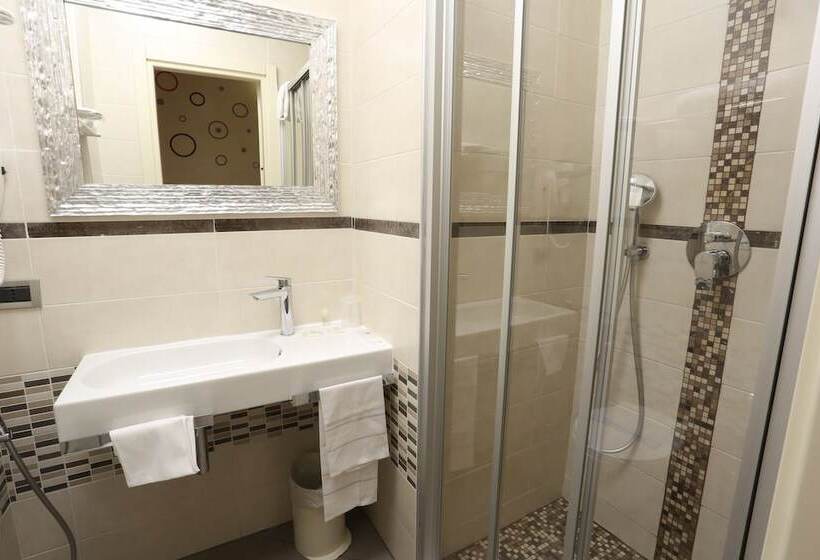 اتاق استاندارد, Piacenza