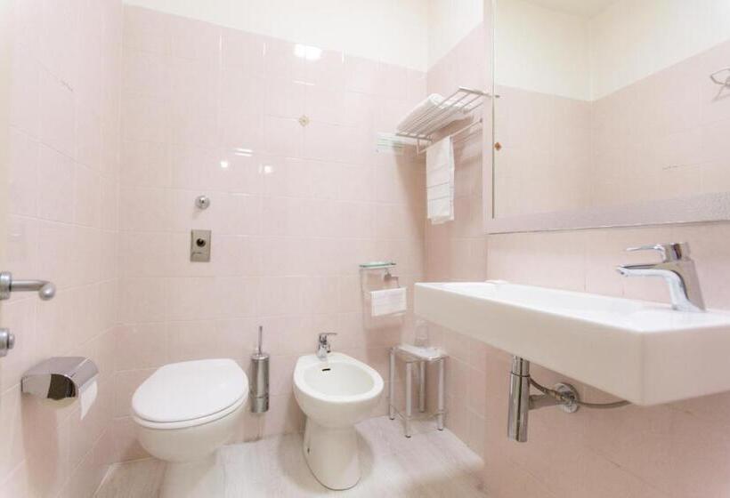 اتاق استاندارد, Piacenza