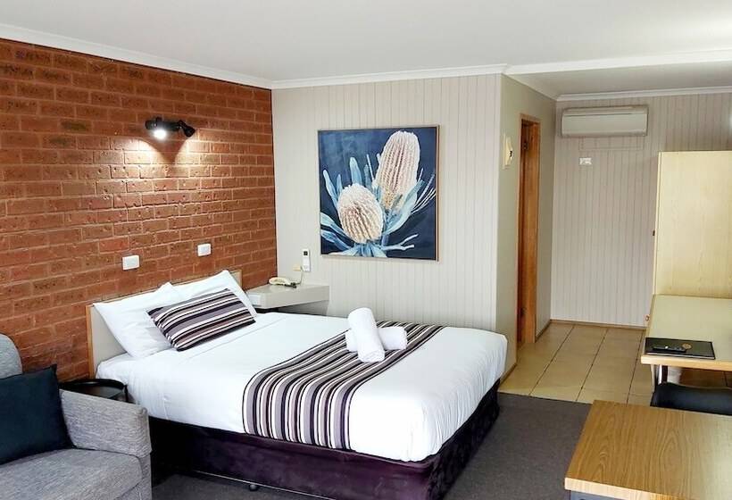 Номер Стандарт, Country Mile Motor Inn