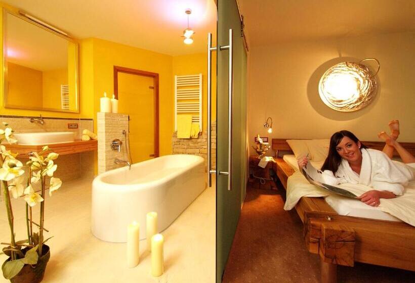 Люкс Повышенной Комфортности, Verwöhn Wellnesshotel Walserhof