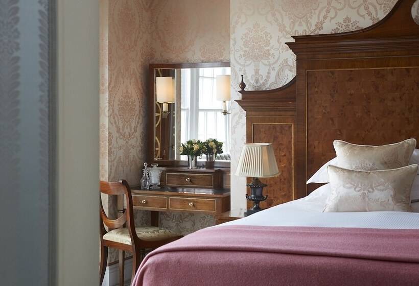 Люкс, The Goring