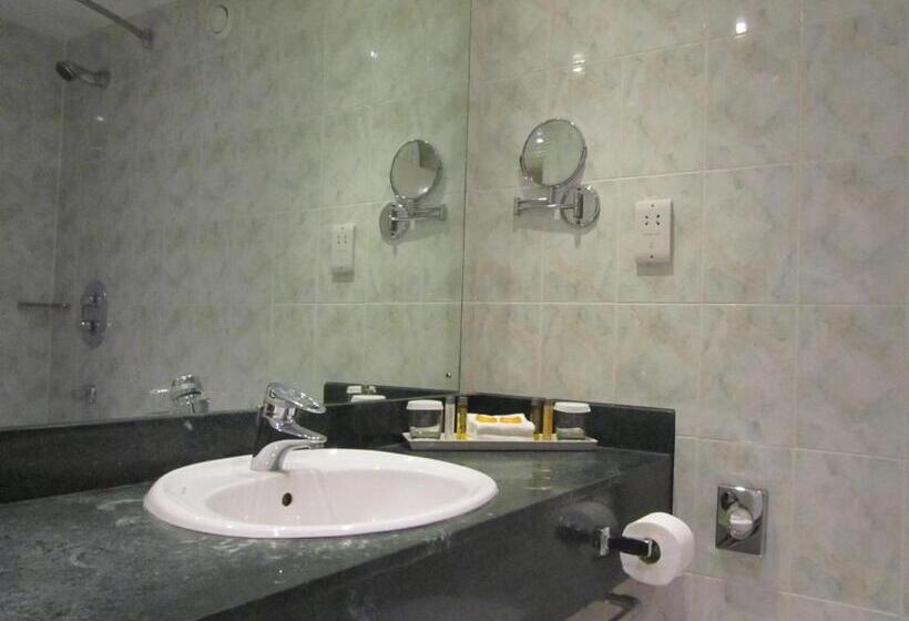 غرفة عائلية, Manor Hotel Solihull, Signature Collection