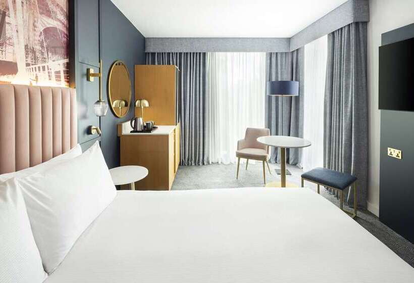 اتاق لوکس با تخت بزرگ, Hilton London Croydon