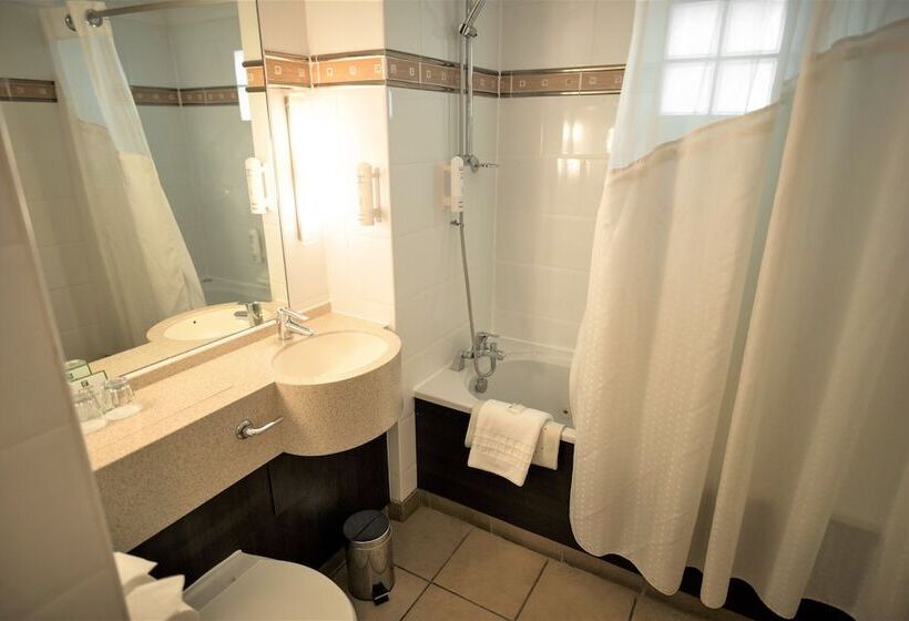 Номер Стандарт 2 Двуспальные Кровати, Holiday Inn A55 Chester West, An Ihg