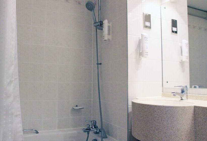Номер Стандарт 2 Двуспальные Кровати, Holiday Inn A55 Chester West, An Ihg