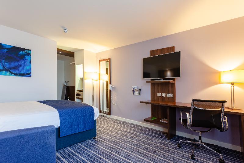 Номер Стандарт Адаптированный для Инвалидов, Holiday Inn Express Edinburgh Airport, An Ihg