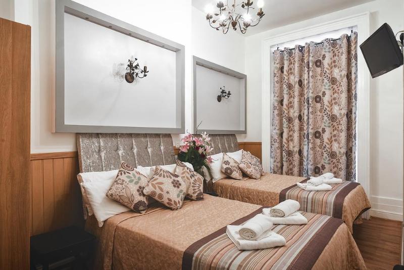 Четырехместный Номер Стандарт, Linden House