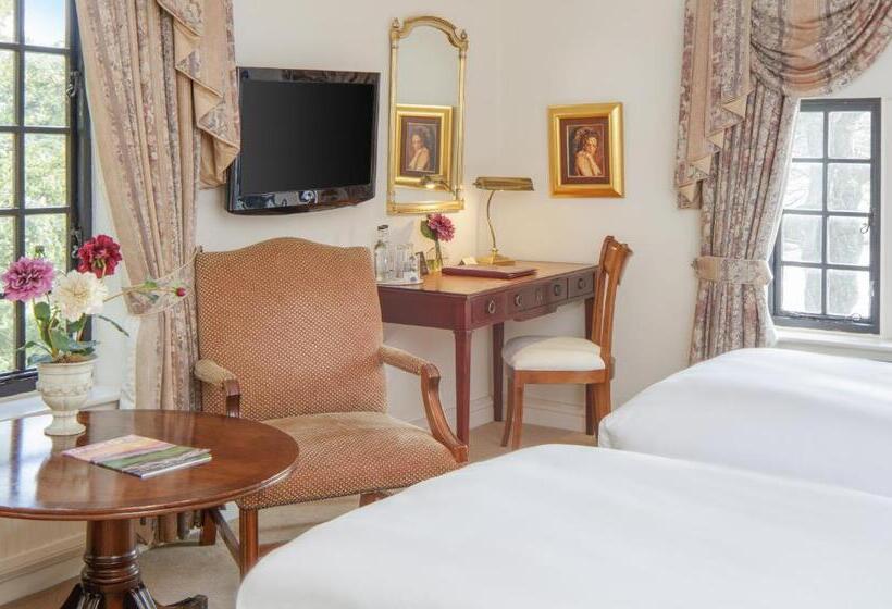Номер Стандарт, Nailcote Hall