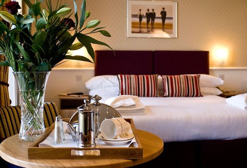 اتاق سوپریور با چشم‌انداز دریا, The Hermitage Hotel   Oceana Collection