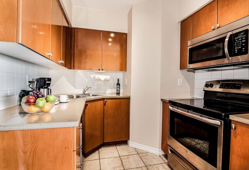 سوییت, Executive Hotel Vancouver Airport