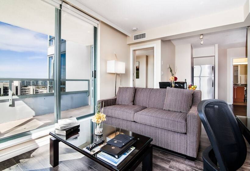 سوییت, Executive Hotel Vancouver Airport