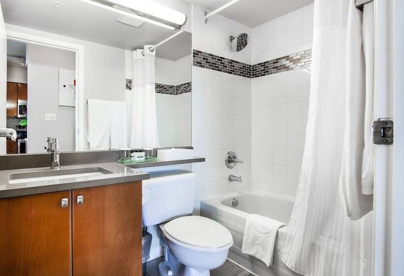اتاق استاندارد, Executive Hotel Vancouver Airport