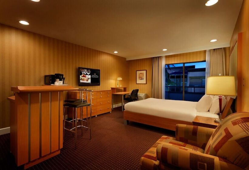 اتاق استاندارد, Executive Hotel Vancouver Airport