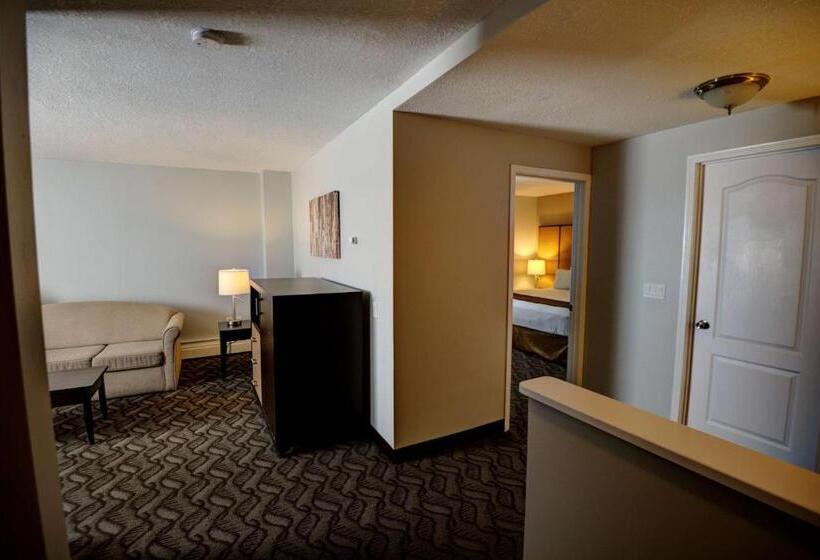 キングサイズベッドのスイートルーム, Days Inn By Wyndham Airdrie
