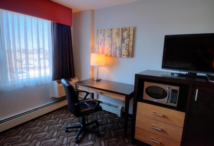 キングサイズベッドのデラックスルーム, Days Inn By Wyndham Airdrie