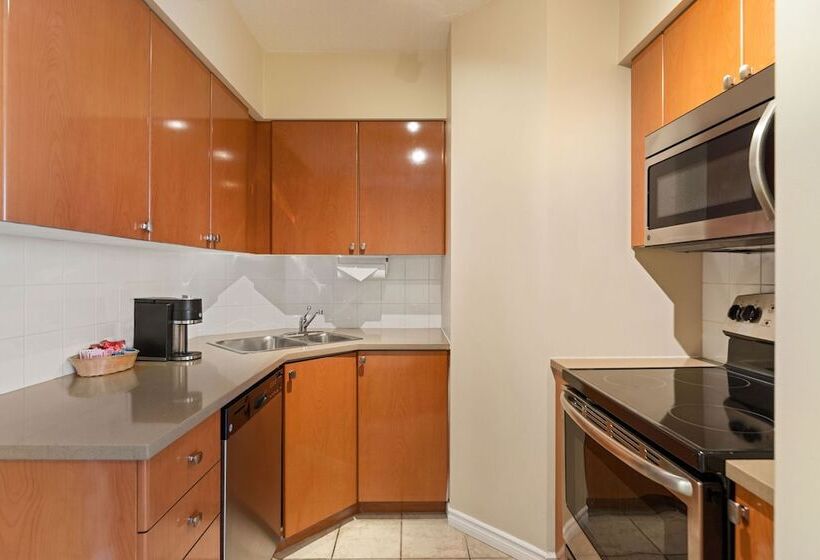 سوییت, Executive Hotel Vancouver Airport