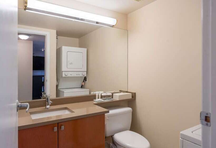 سوییت, Executive Hotel Vancouver Airport