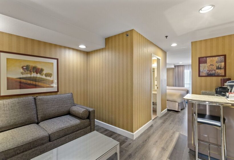 اتاق استاندارد, Executive Hotel Vancouver Airport