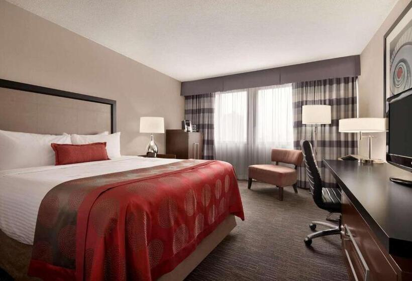 Номер Executive Кровать Кинг, Ramada Plaza By Wyndham Regina Downtown