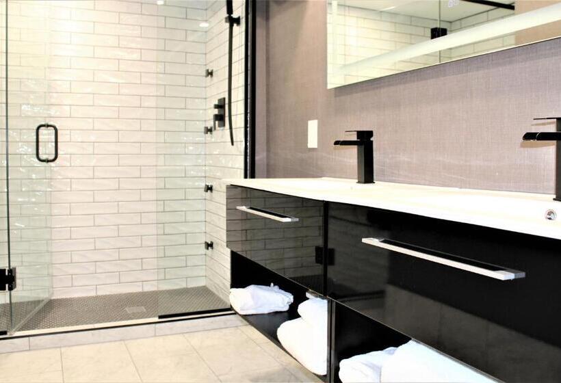 Пентхаус Люкс, Ramada Plaza By Wyndham Regina Downtown