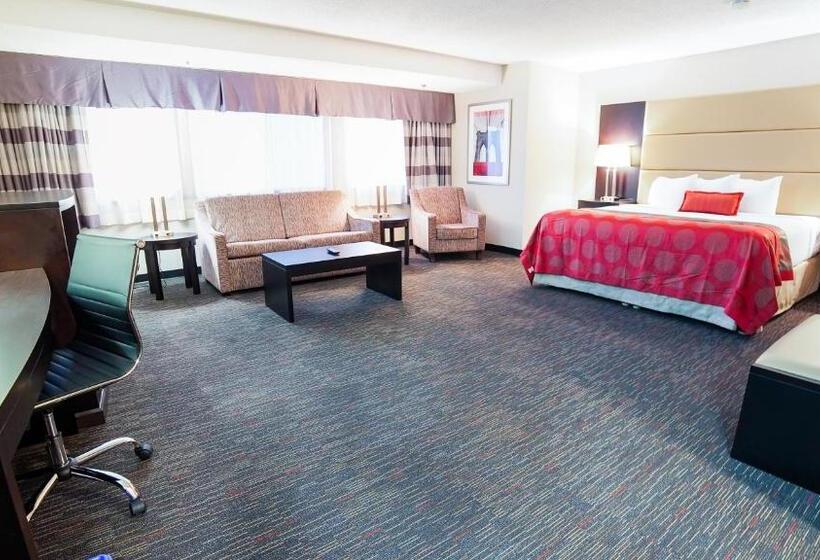 Люкс Премиум, Ramada Plaza By Wyndham Regina Downtown