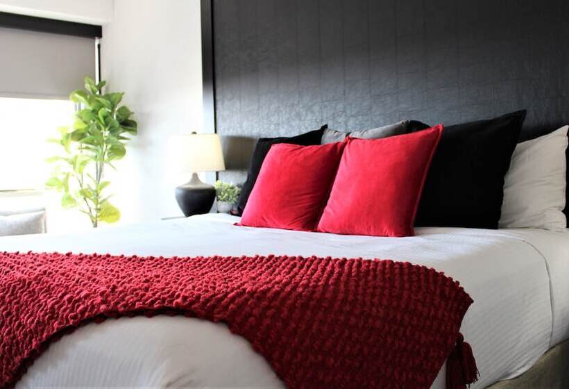 Пентхаус Люкс, Ramada Plaza By Wyndham Regina Downtown