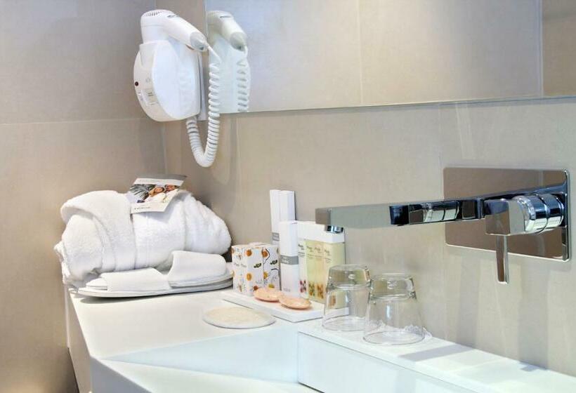 اتاق استاندارد سه نفره, Amorgos Boutique