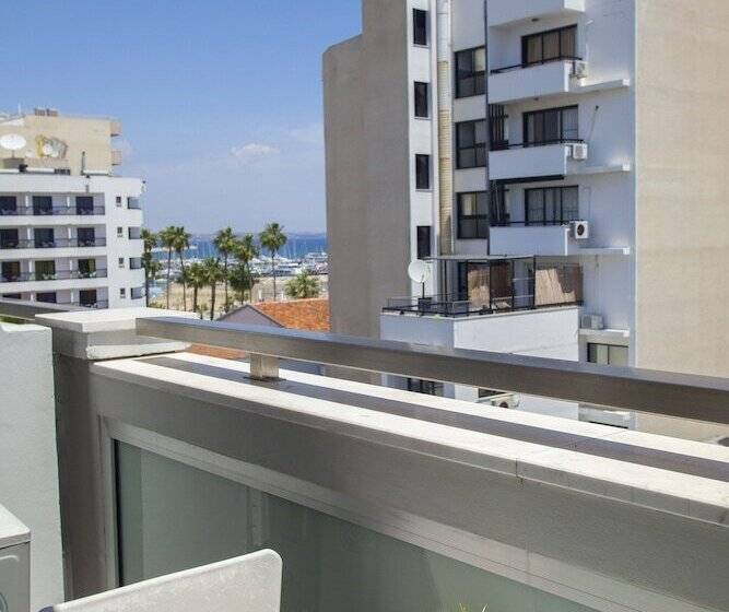 اتاق سوپریور سه تخته, Amorgos Boutique