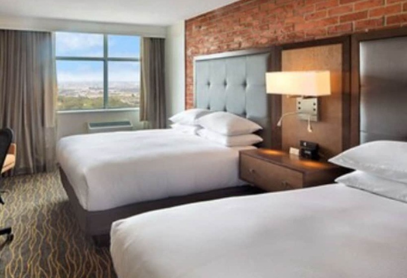 ２ダブルベッドのスタンダードルーム, Doubletree By Hilton Toronto Airport