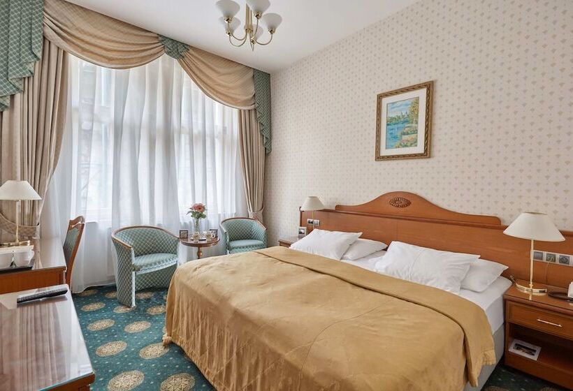 Семейные Апартаменты, Romance