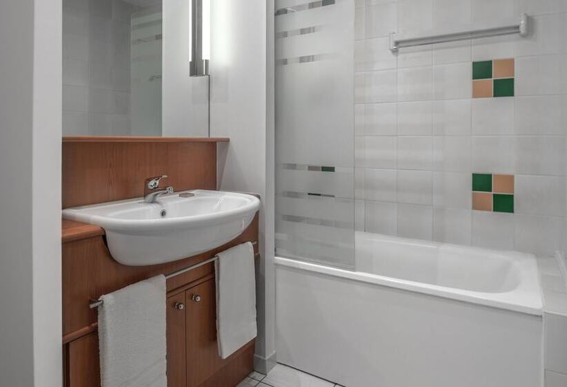 Студия Стандарт, Citadines Montmartre Paris