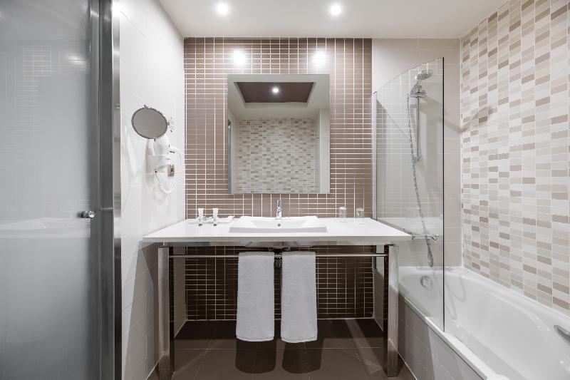 Студио Стандарт с Балконом, Citadines Montmartre Paris