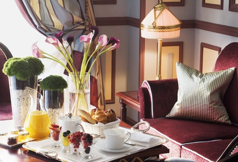 سوئیت جونیور با چشم‌انداز, Intercontinental Bordeaux Le Grand Hotel, An Ihg