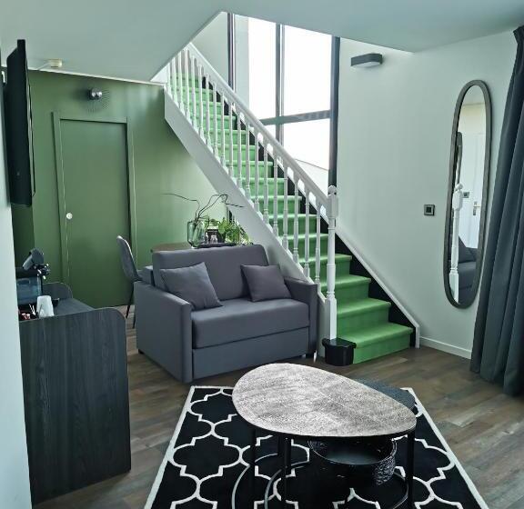 Suite with Terrace, Le Paddock
