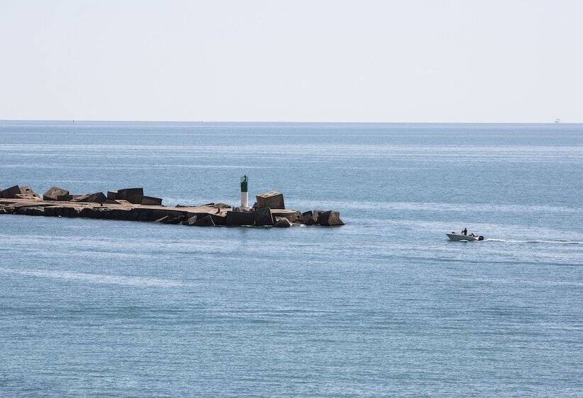 اتاق راحتی, Port Marine