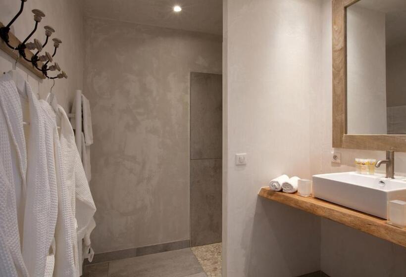اتاق استاندارد با تخت بزرگ برای معلولان, Lodge Sainte Helene Adult Only