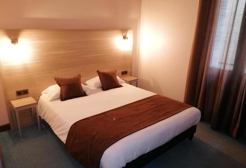 اتاق استاندارد یک نفره, Logis Hôtel Saint Jacques